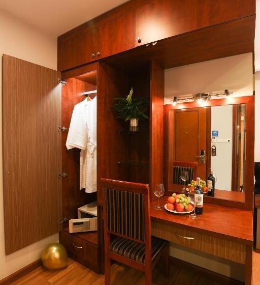 اتاق لوکس, Gallant