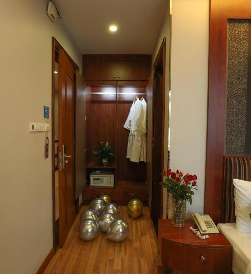 اتاق لوکس, Gallant