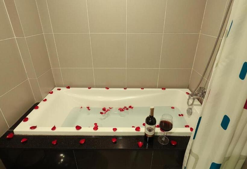 اتاق لوکس, Gallant