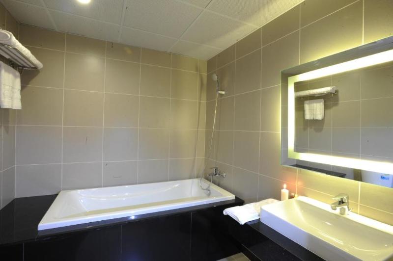 اتاق لوکس, Gallant