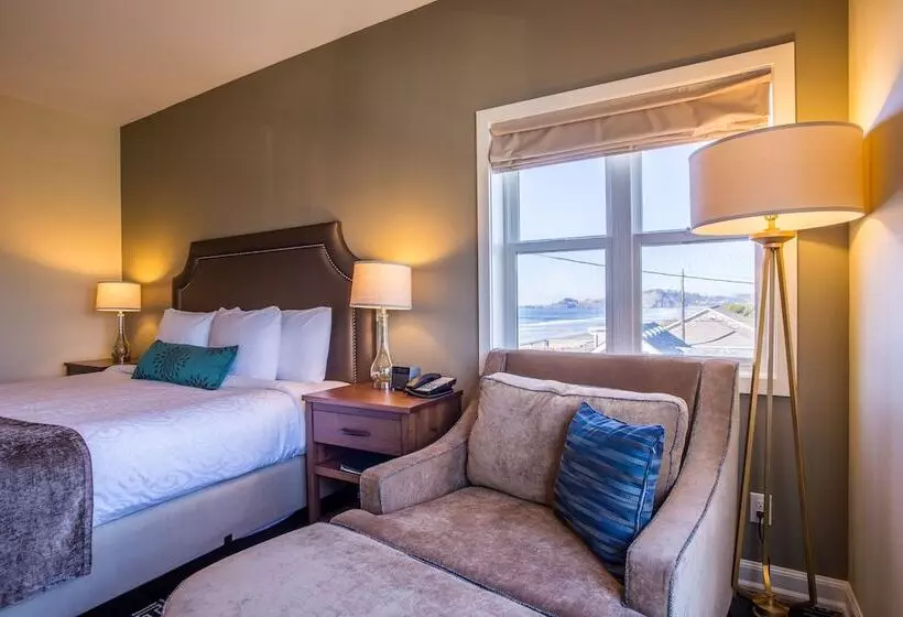デラックススタジオ, Inn At Nye Beach