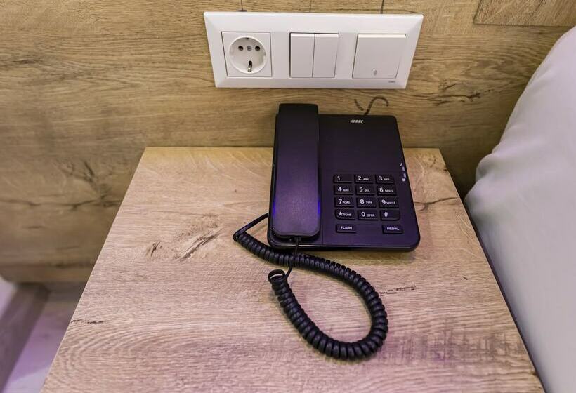 חדר אקונומי, Loren Hotel&suites