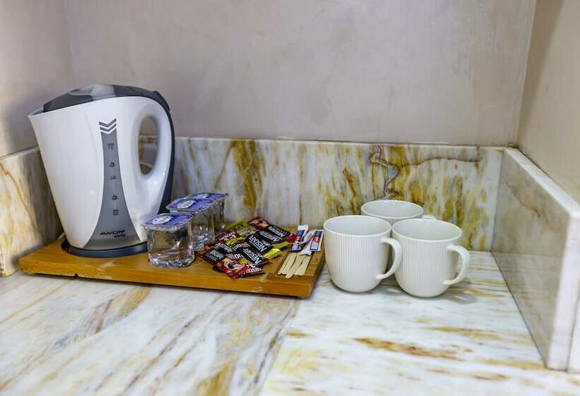 חדר אקונומי, Loren Hotel&suites