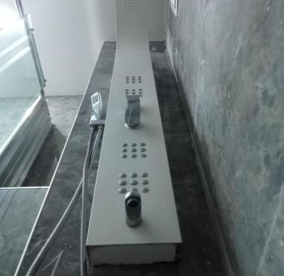 חדר אקונומי, Loren Hotel&suites