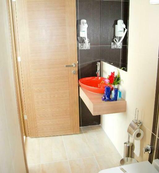 デラックスルーム, Lounge