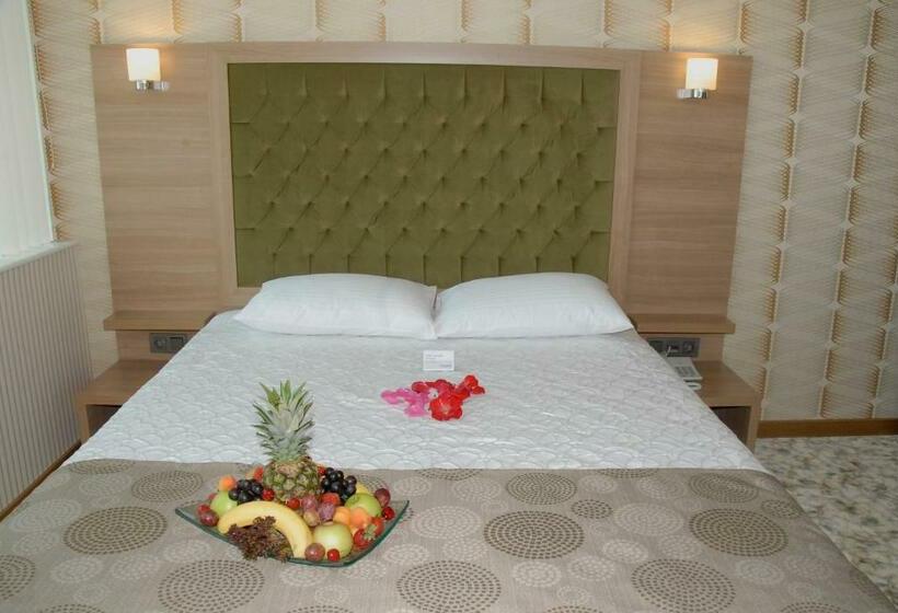 デラックスルーム, Lounge