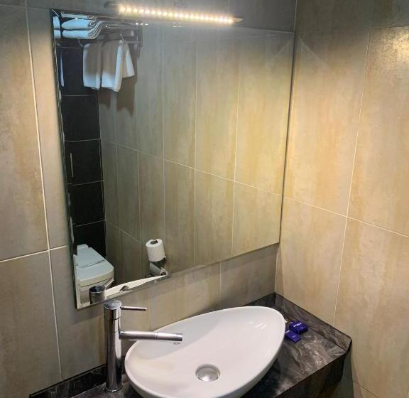 エコノミーシングルルーム, Lounge