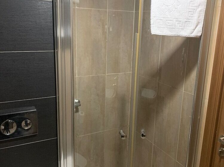 エコノミールーム, Lounge