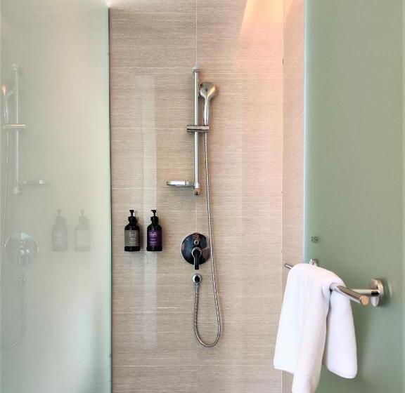 اتاق سوپریور با تخت بزرگ, Mercure Singapore Bugis