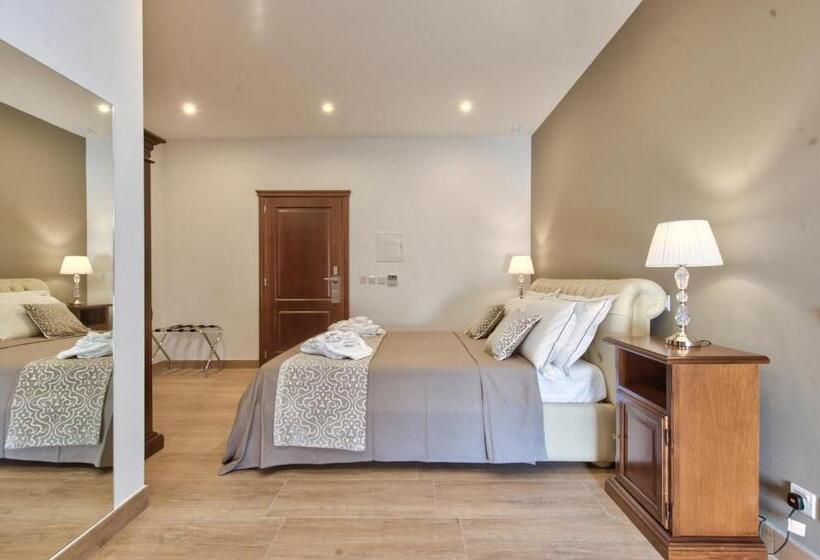 سوئیت با بالکن, Palazzo Violetta