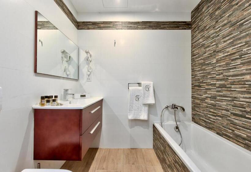 سوئیت با بالکن, Palazzo Violetta