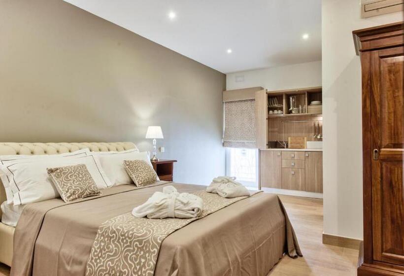 سوئیت با بالکن, Palazzo Violetta