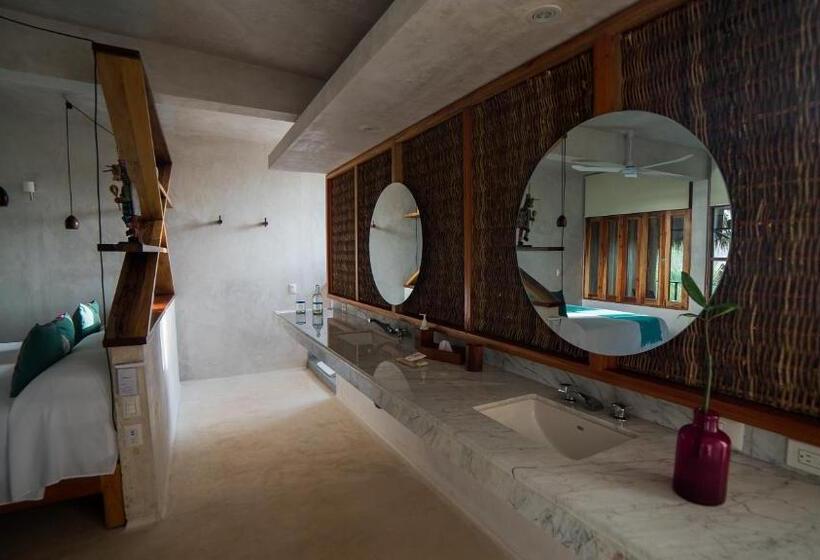 חדר בסיסי, Poc Na Tulum