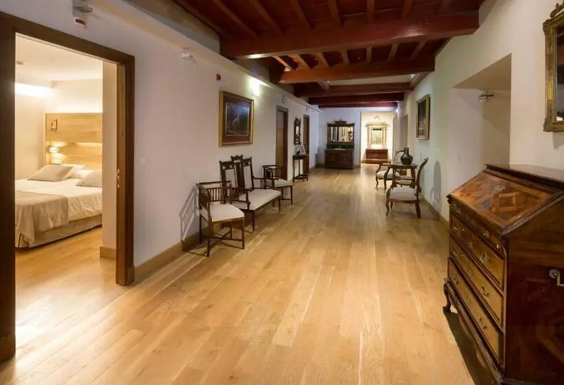 اتاق استاندارد یک نفره, Real Colegiata San Isidoro