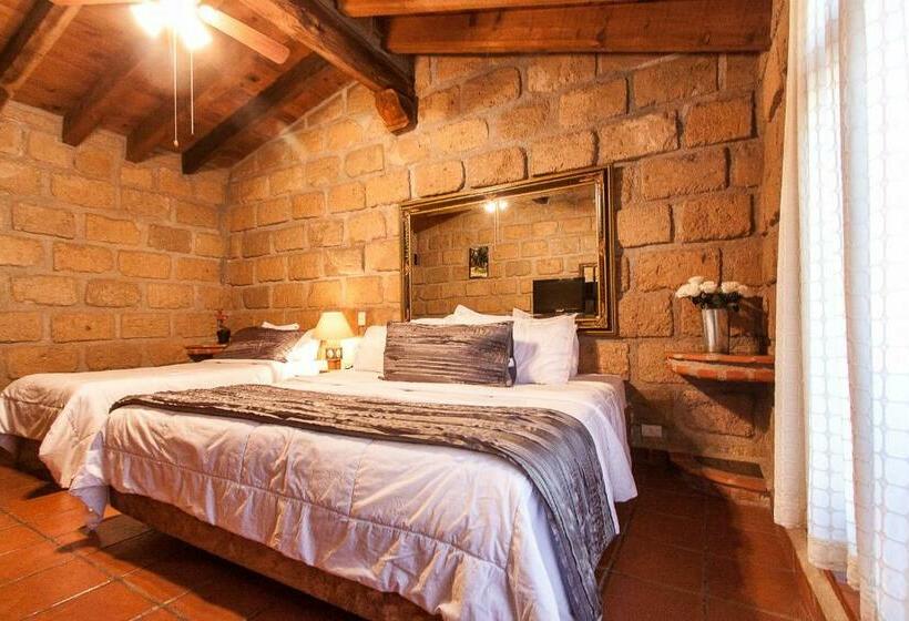 スタンダードトリプルルーム, Sol Y Fiesta