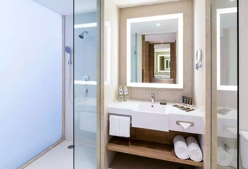 Superior-huone, Novotel Phuket City Phokeethra
