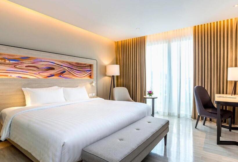 اتاق سوپریور با تخت بزرگ, Novotel Phuket City Phokeethra