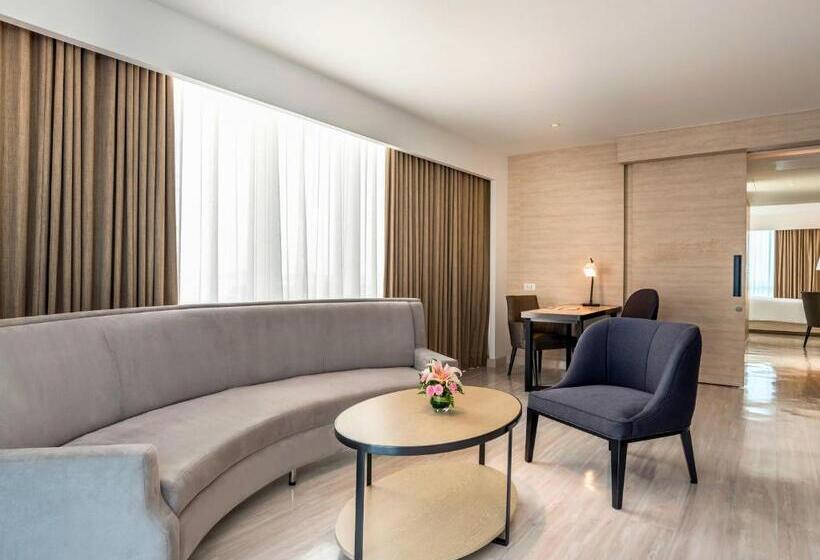 سوئیت اجرایی با تخت کینگ, Novotel Phuket City Phokeethra