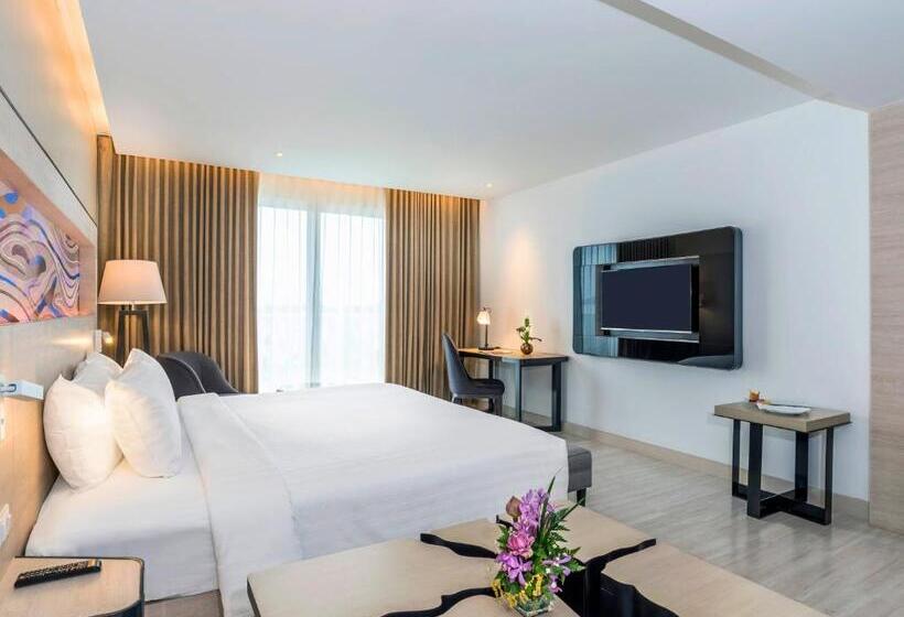 سوئیت جونیور با تخت بزرگ, Novotel Phuket City Phokeethra