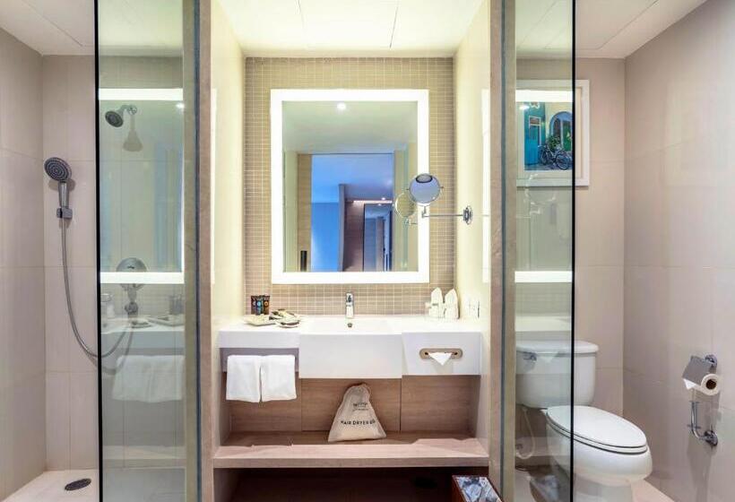 سوئیت جونیور با تخت بزرگ, Novotel Phuket City Phokeethra