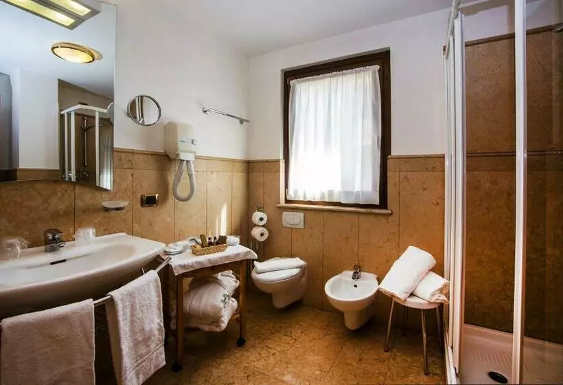スイート, Paradise Hotel & Wellness
