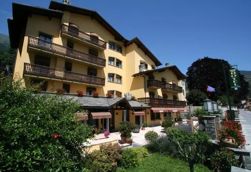コンフォートルーム, Paradise Hotel & Wellness