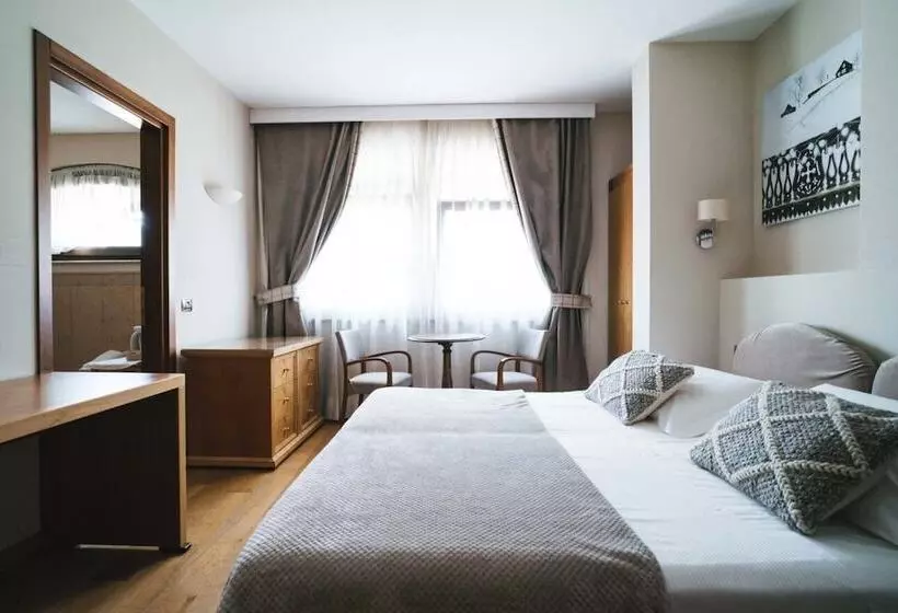 コンフォートルーム, Paradise Hotel & Wellness