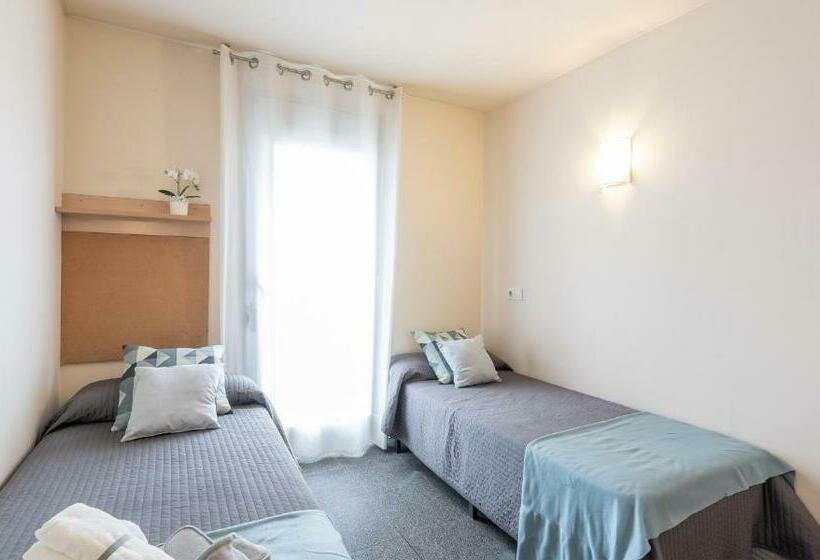 اتاق عادی, Residencia Universitaria Campus Del Mar