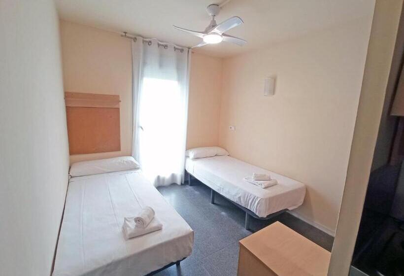 اتاق عادی, Residencia Universitaria Campus Del Mar