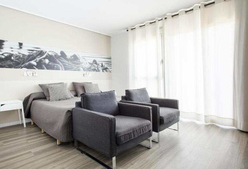 استودیو اجرایی, Residencia Universitaria Campus Del Mar