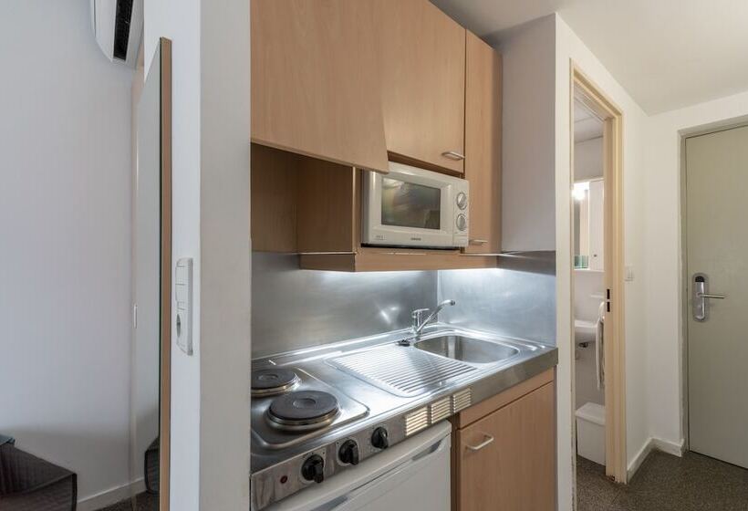 استودیوی استاندارد, Residencia Universitaria Campus Del Mar