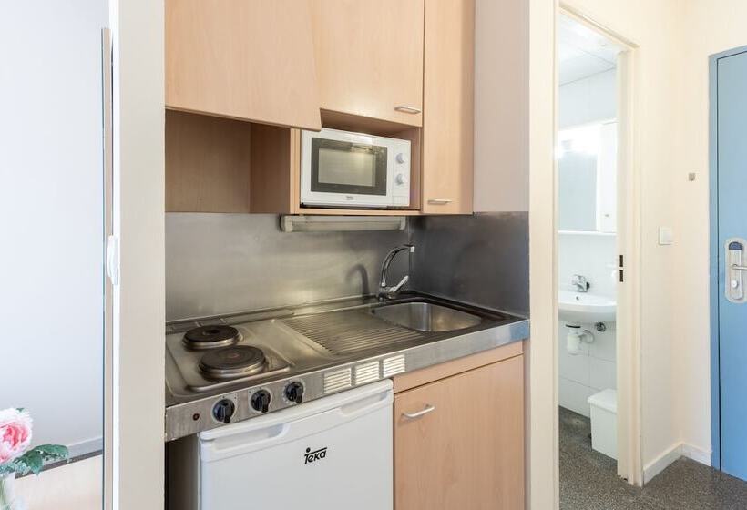 اتاق عادی, Residencia Universitaria Campus Del Mar