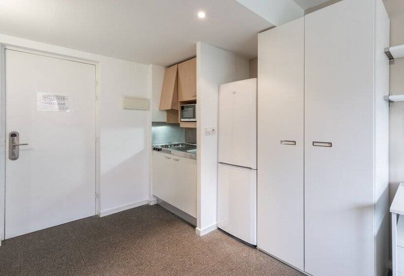 استودیو کامفورت, Residencia Universitaria Campus Del Mar