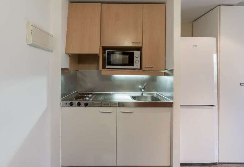 استودیو کامفورت, Residencia Universitaria Campus Del Mar