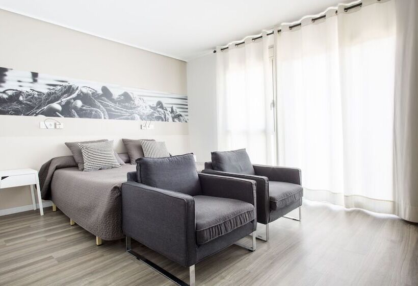 استودیو اجرایی, Residencia Universitaria Campus Del Mar