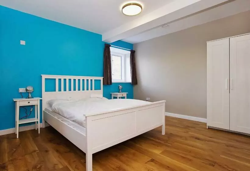 Standard Room, Wombat S City Hostel London