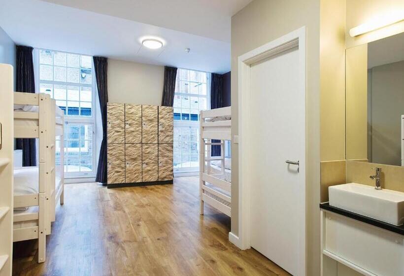 ルームシェアのワンベッド, Wombat S City Hostel London