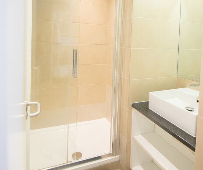 Кровать в Общей Комнате, Wombat S City Hostel London