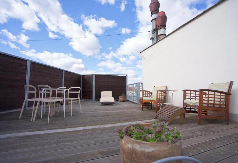 דירת חדר עם טרסה, Jacob Brno