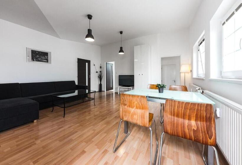 דירת 2 חדרים עם טרסה, Jacob Brno