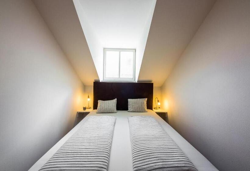 חדר סטודיו סטנדרד, Jacob Brno