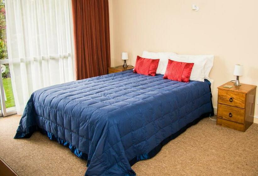 استودیوی استاندارد, Alpenhorn Motel