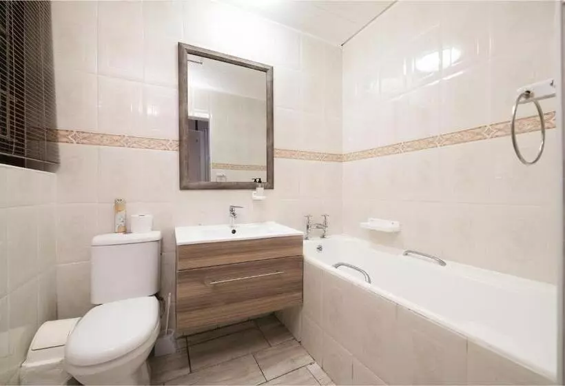 اتاق خانوادگی, Admirals Lodge Guest House And Brightways Self Catering Apartments
