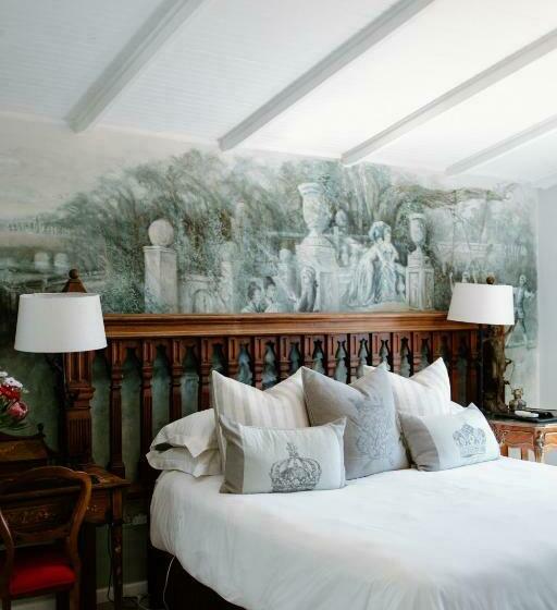 חדר דלוקס, The Loerie Hide