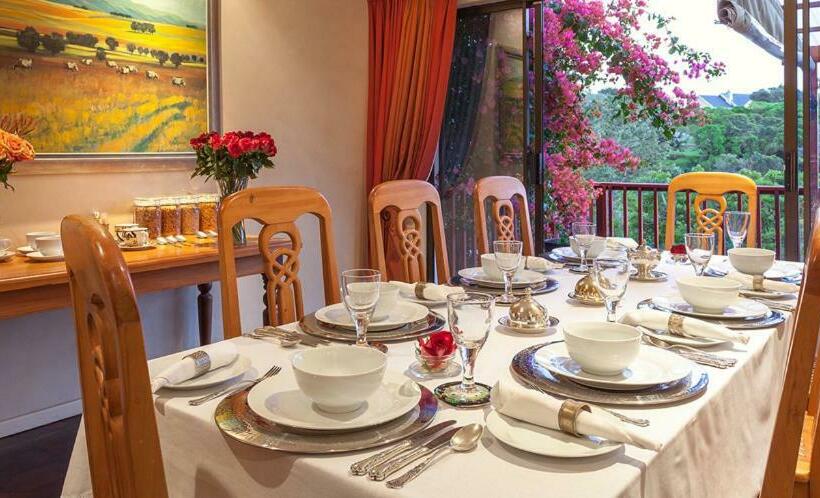 חדר דלוקס, The Loerie Hide