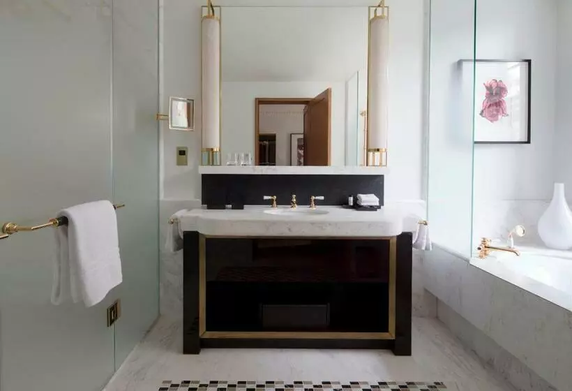 プレミアムルーム, Four Seasons Hotel London At Tower Bridge