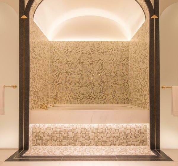 Номер Executive, Four Seasons Hotel London At Tower Bridge