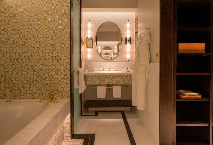 Номер Executive, Four Seasons Hotel London At Tower Bridge