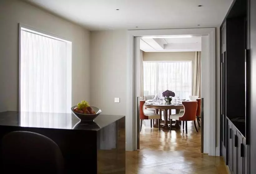 ロイヤルルーム, Four Seasons Hotel London At Tower Bridge
