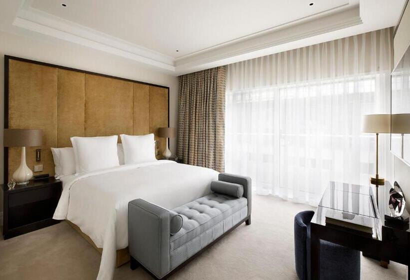 חדר מלכותי, Four Seasons Hotel London At Tower Bridge